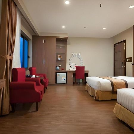 Royal Palace Hotel Tuyen Quang Exterior photo