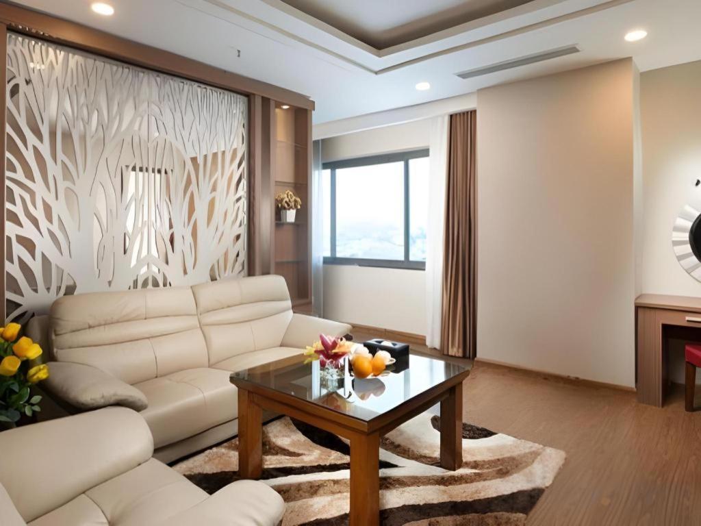 Royal Palace Hotel Tuyen Quang Exterior photo