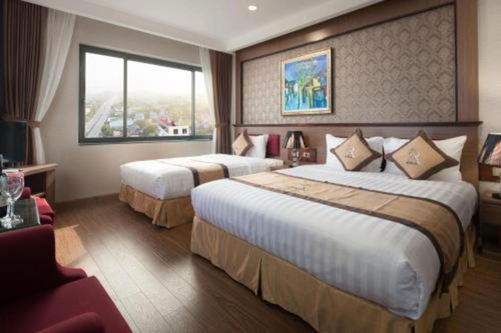 Royal Palace Hotel Tuyen Quang Exterior photo