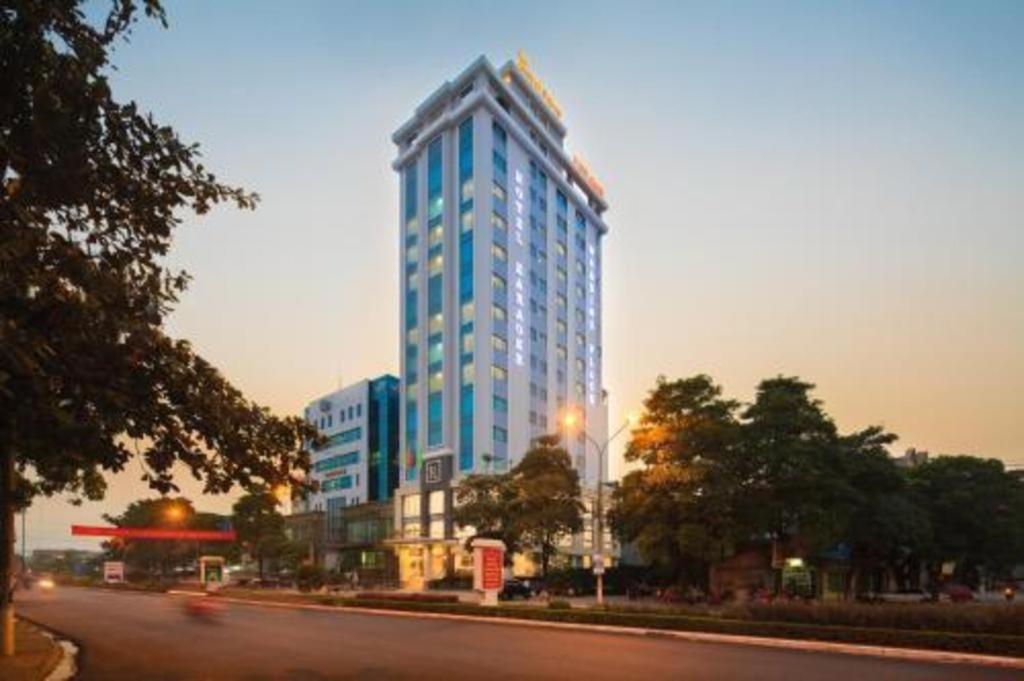 Royal Palace Hotel Tuyen Quang Exterior photo