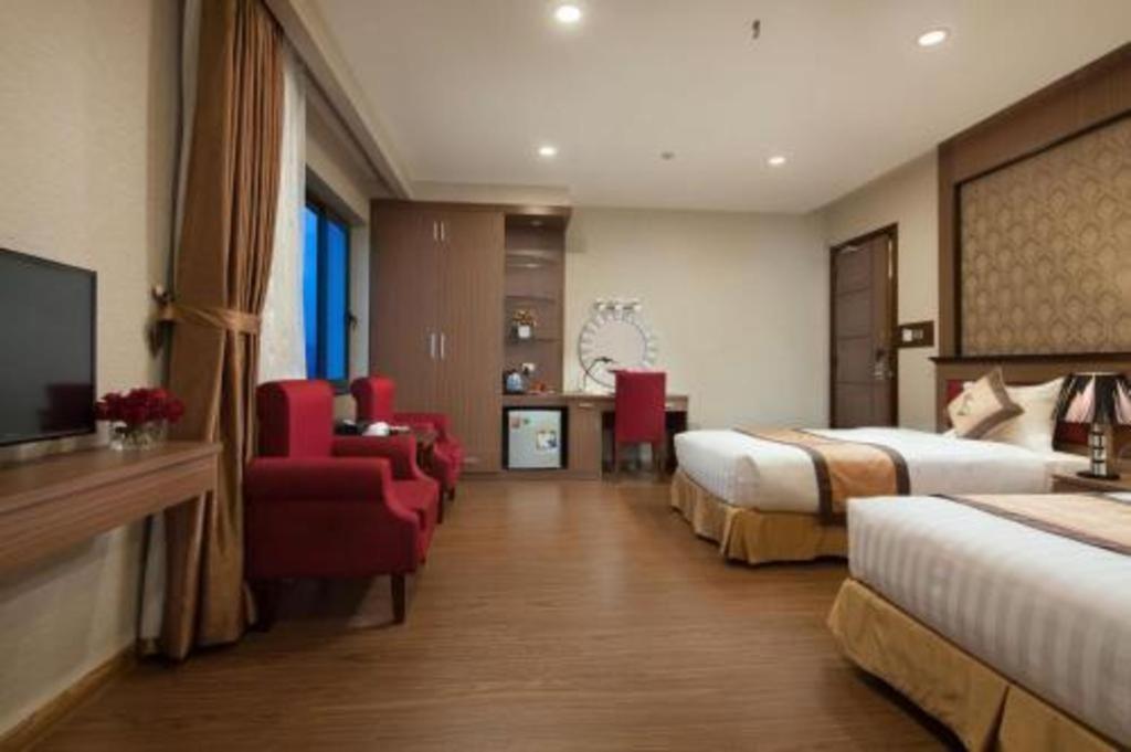 Royal Palace Hotel Tuyen Quang Exterior photo